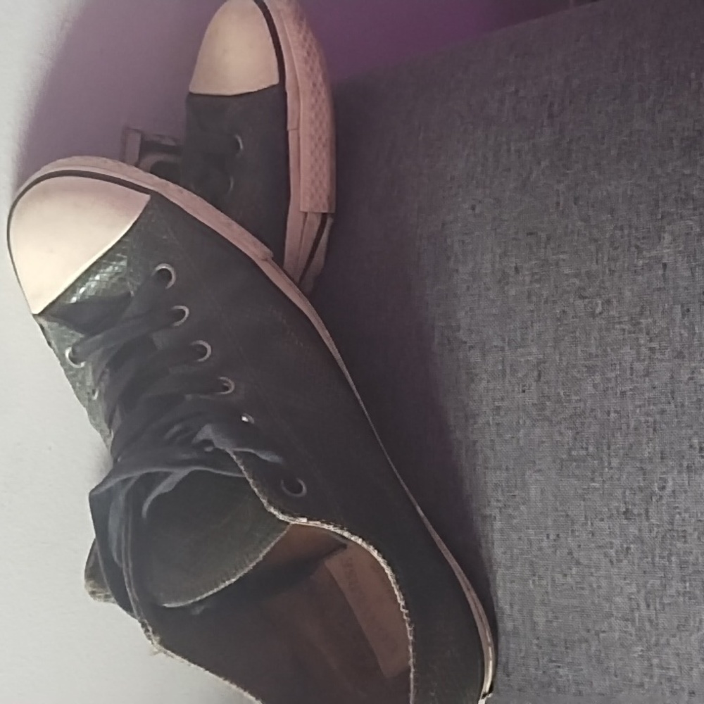 Shoes - Picture 4 of 4